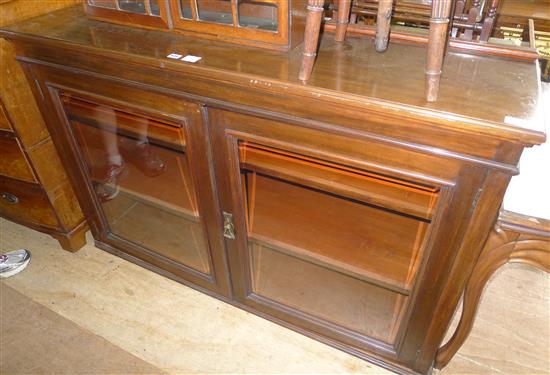 Edwardian glazed mahogany dwarf bookcase(-)